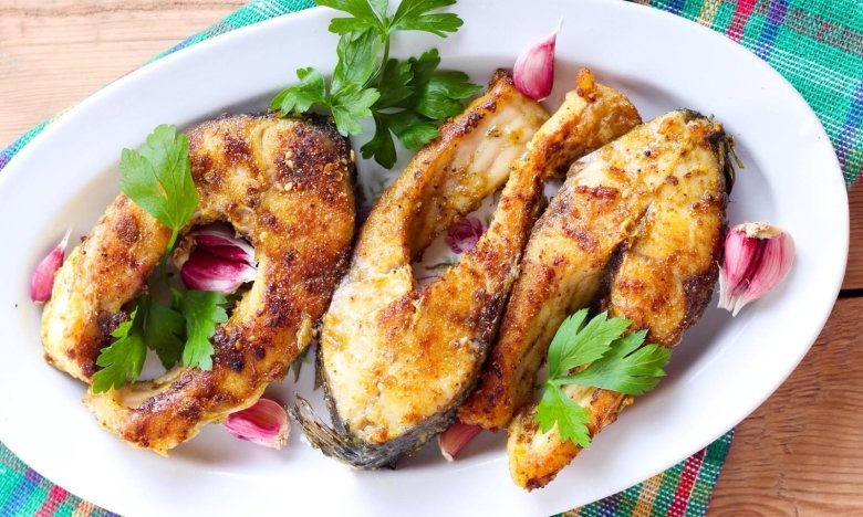 Никакой пшеничной муки: в чем жарить рыбу, чтобы забыть о дыме и нагаре