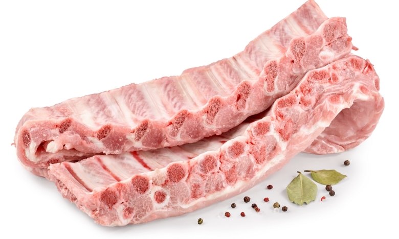 Одно движение &mdash; и мясо получится очень сочным: как быстро и легко снять пленку с ребер (ФОТО, ВИДЕО)