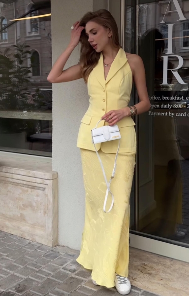 Трендові кольори літа 2025: Андре Тан назвав відтінки, у яких ти будеш сяяти цього року