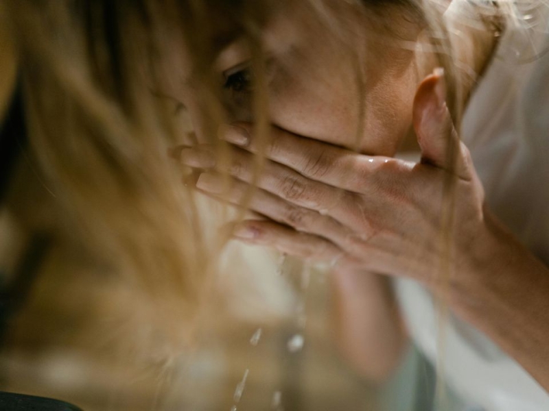 Від краси до ризику: приховані загрози розпарювання обличчя в домашніх умовах, про які варто знати