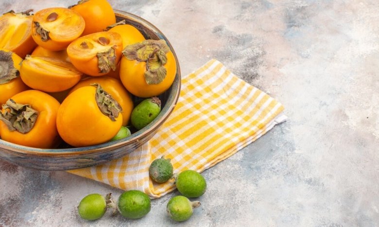 Видите такие листья – хватайте сразу: признак сладкой хурмы