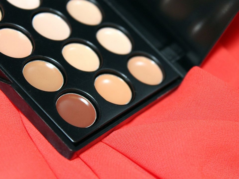 Візажисти розповіли, як підібрати консилер, який виконає всі поставлені завдання